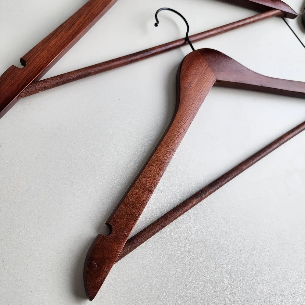 Pack Of 8 Natural WOOD HANGER 18